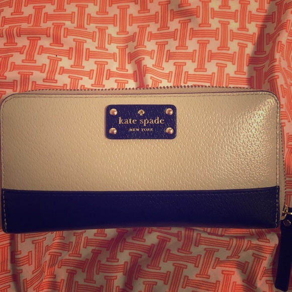kate spade Handbags - Kate Spade Large Wallet